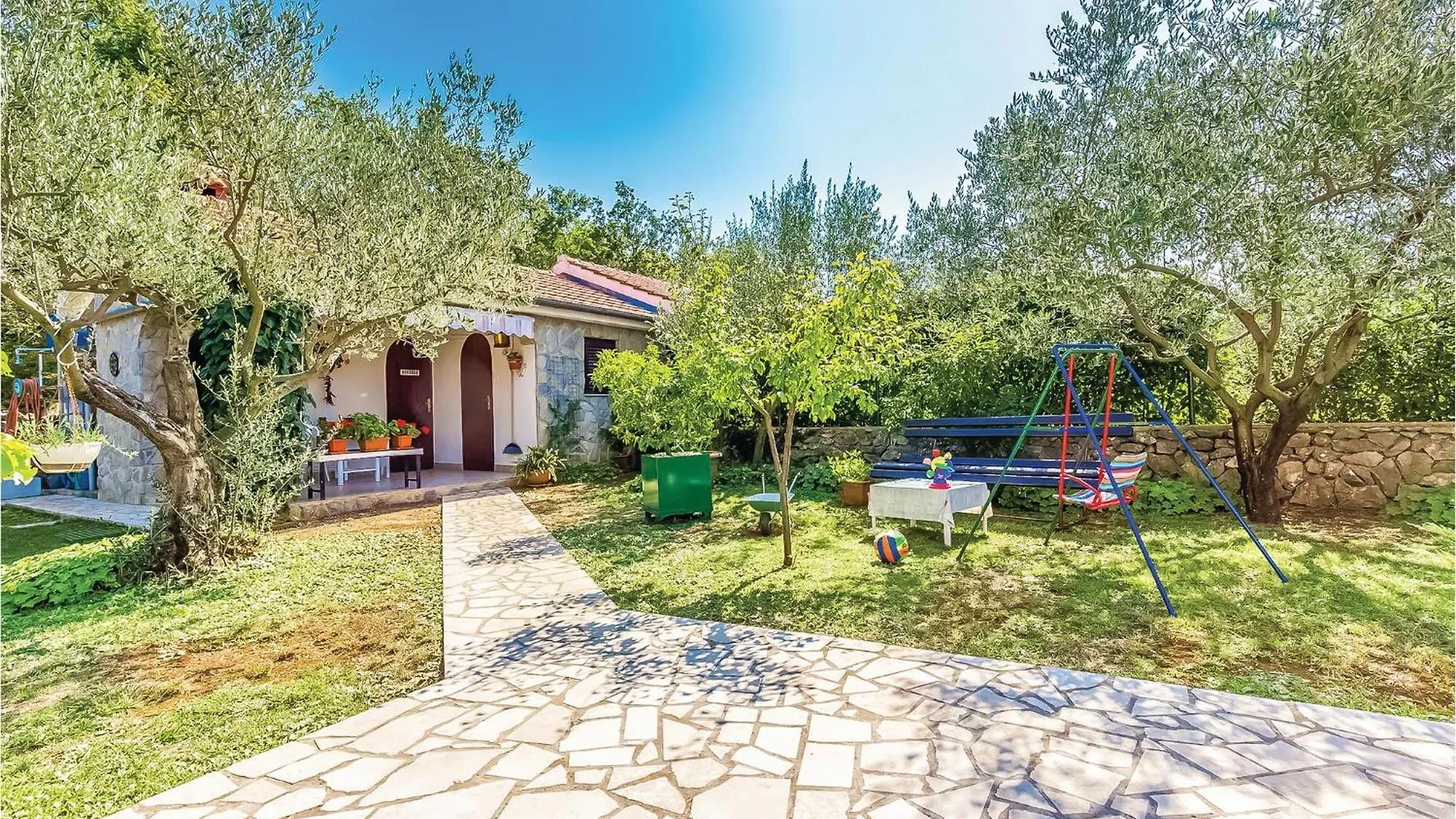 Cozy Apartment In Brzac With Wifi